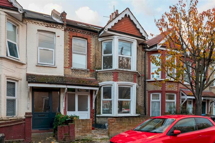 Studio To Rent In Pearl Road, London, E17