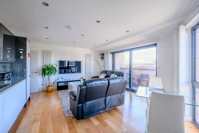 2 Bedroom Flat To Rent In Trundleys Road, London, SE8