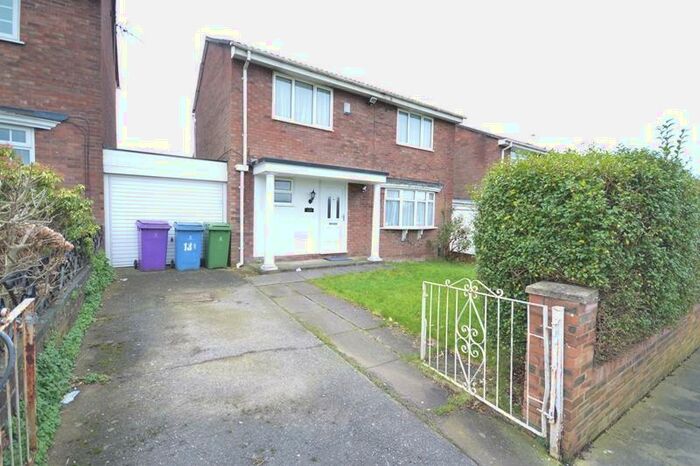 3 Bedroom Detached House To Rent In Long Lane, L15