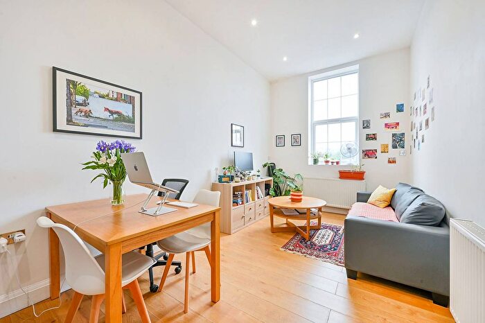 1 Bedroom Flat To Rent In High Street, Acton, London, W3