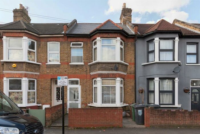 3 Bedroom Terraced House To Rent In Truro Road, Walthamstow, E17