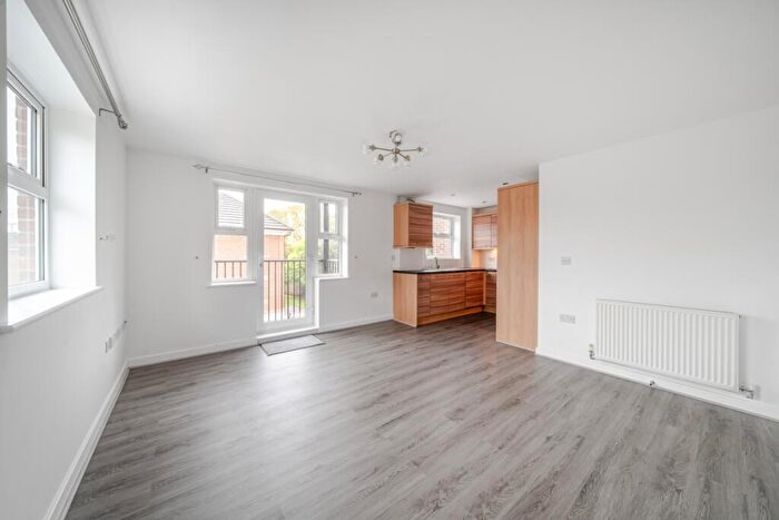 2 Bedroom Flat To Rent In Gilson Place London, N10