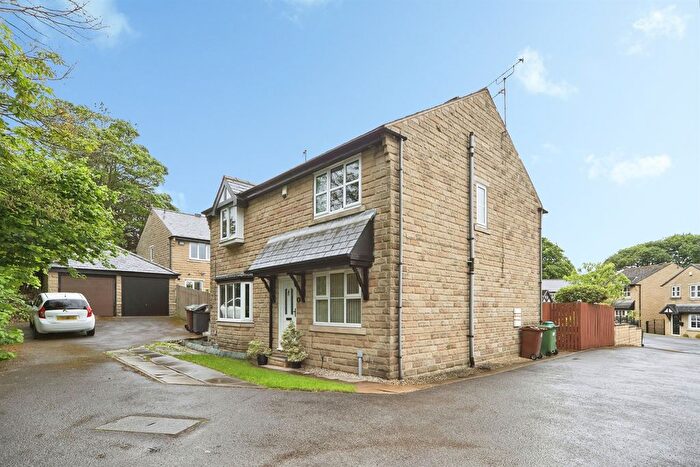3 Bedroom Semi Detached House For Sale In Coverley Rise, Yeadon, Leeds, LS19
