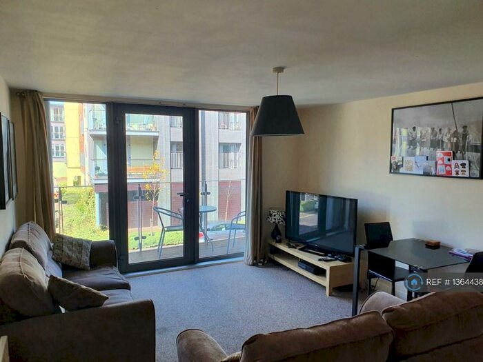 2 Bedroom Flat To Rent In Worsdell Drive, Gateshead, NE8