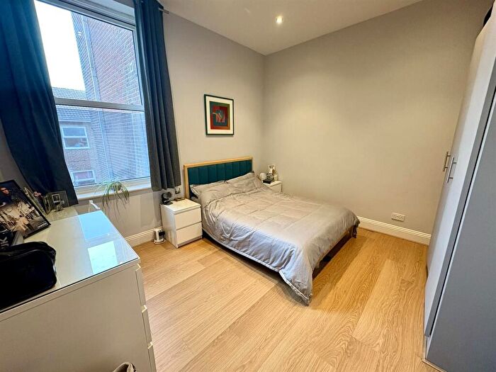 2 Bedroom Flat For Sale In Clarence Parade, Southsea, PO5