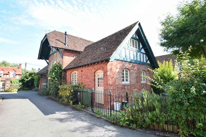 2 Bedroom Apartment For Sale In The Mews, Shillingford, OX10