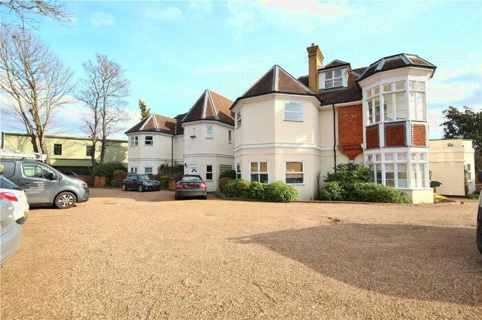 1 Bedroom Flat To Rent In High Road, Byfleet, West Byfleet, Surrey, KT14