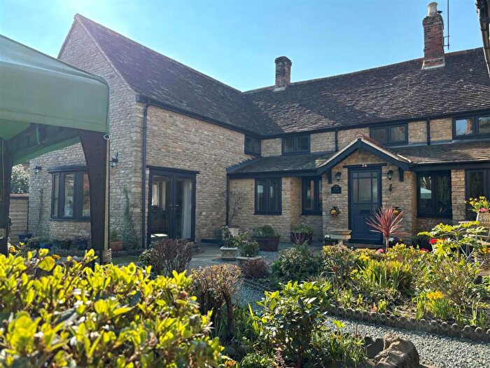 5 Bedroom Detached House For Sale In High Street, Sharnbrook, MK44