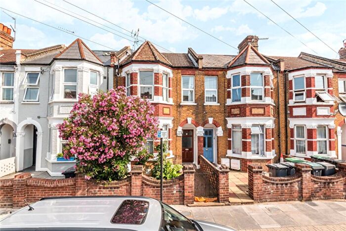 2 Bedroom Flat To Rent In Rutland Gardens, Harringay, London, N4