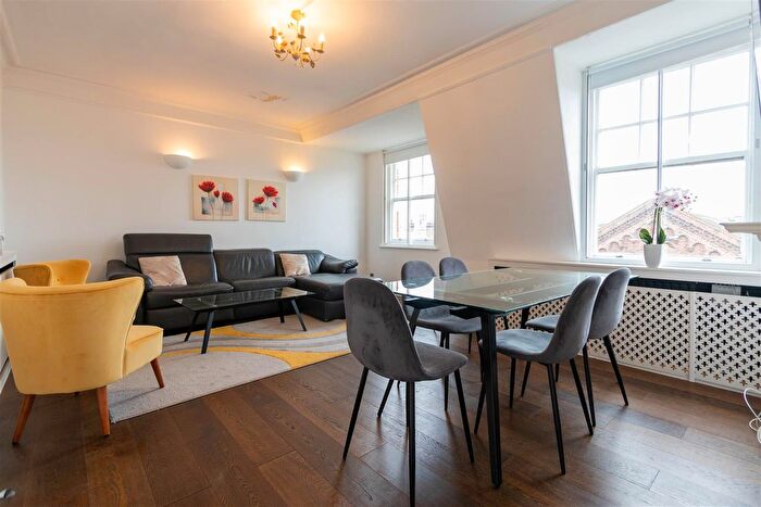 4 Bedroom Flat To Rent In Cumberland Mansions, Marylebone, W1H