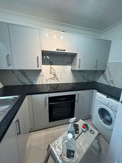 2 Bedroom Flat To Rent In Earls Meade, Luton, LU2