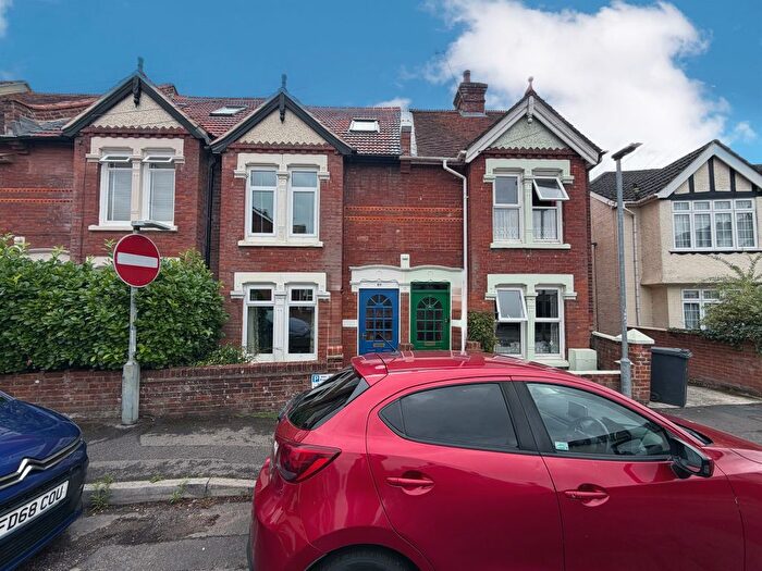 3 Bedroom Terraced House For Sale In Belle Vue Road, Salisbury, SP1
