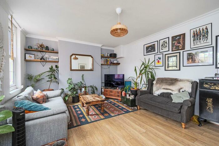 3 Bedroom Flat To Rent In Valette Street, Hackney, London, E9