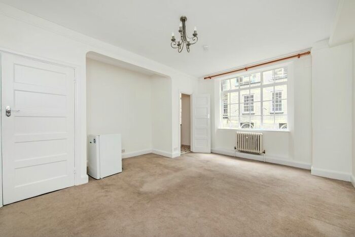Studio To Rent In Upper Woburn Place, London, WC1H