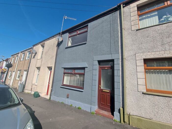 2 Bedroom House To Rent In Delhi Street, St Thomas, SA1