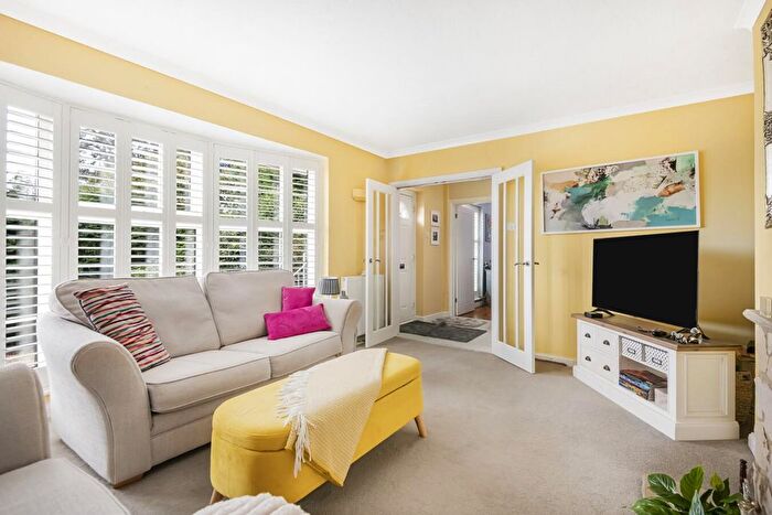 4 Bedroom Detached Bungalow For Sale In Eight Bells Close, Buxted, Uckfield, TN22