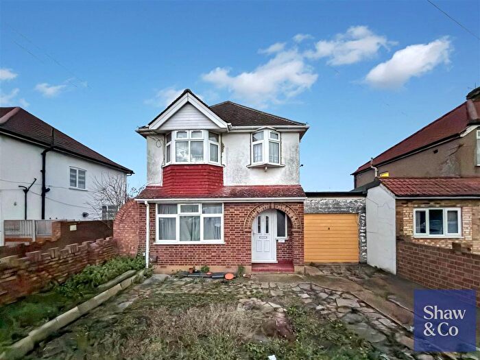 4 Bedroom Detached House To Rent In Bedfont Lane, Feltham, TW14