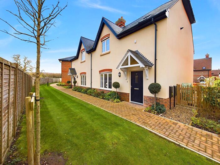 3 Bedroom House For Sale In Hampdens Way, Watlington, OX49