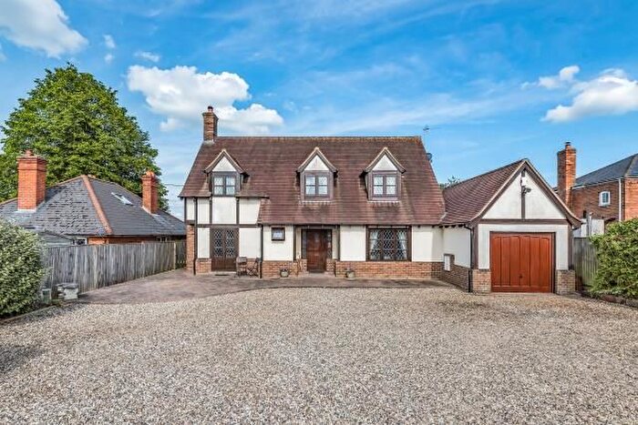 4 Bedroom Detached House For Sale In Brimpton Lane, Brimpton, Berkshire, RG7