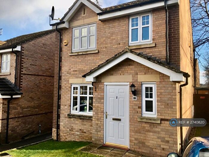 3 Bedroom Detached House To Rent In Rosedale Fold, Bradford, BD10