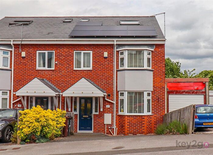 3 Bedroom Semi-Detached House For Sale In Lound Road, Sheffield, S9