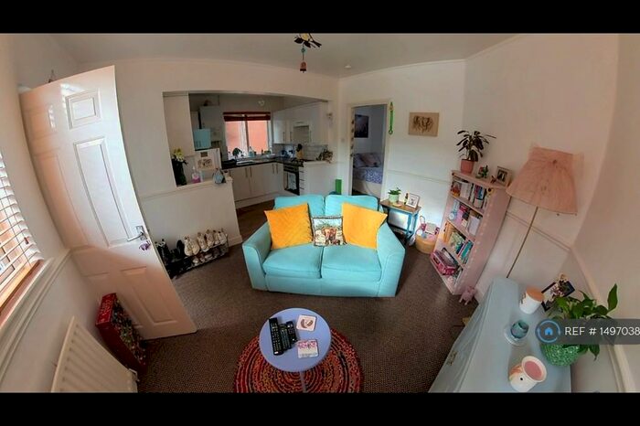 1 Bedroom Flat To Rent In Fletcher Road, Beeston, Nottingham, NG9