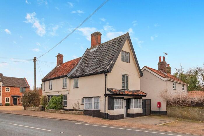 3 Bedroom Detached House For Sale In Norwich Road, Brooke, Norwich, NR15