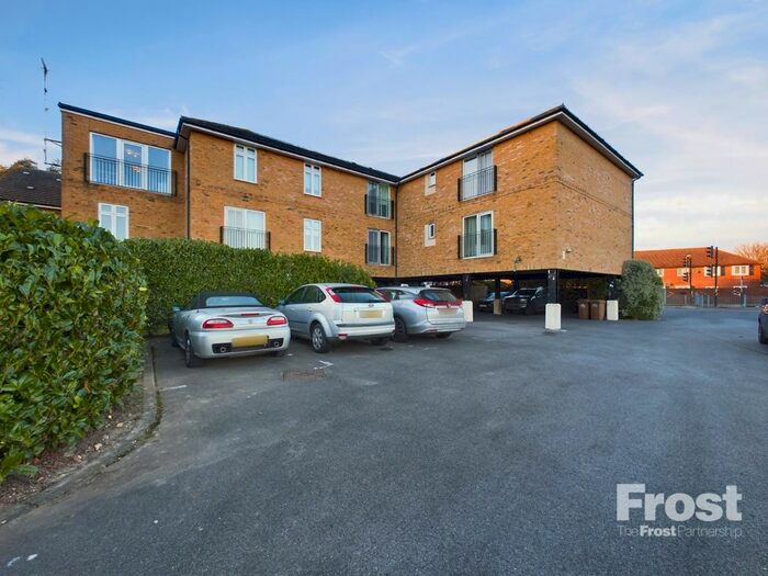 1 Bedroom Flat To Rent In London Road, Ashford, Surrey, TW15