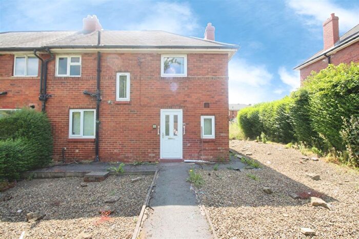 3 Bedroom Semi-Detached House For Sale In Easterly Road, Leeds, LS8