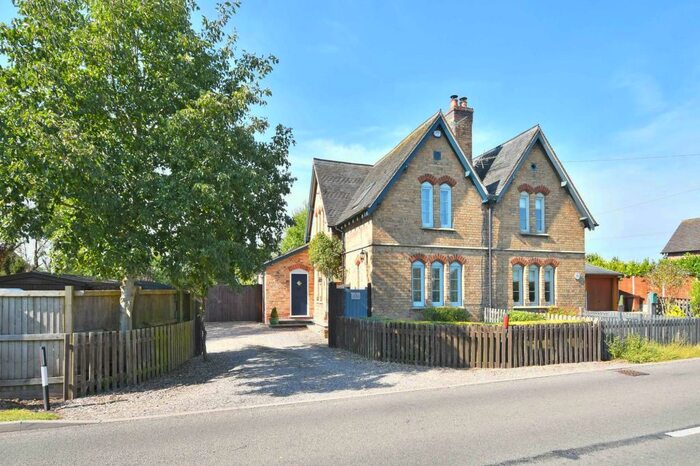 3 Bedroom Semi-Detached House For Sale In Lawnhead, Stafford, ST20