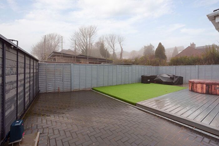 5 Bedroom Semi-Detached Bungalow For Sale In Falmer Gardens, Brighton, BN2