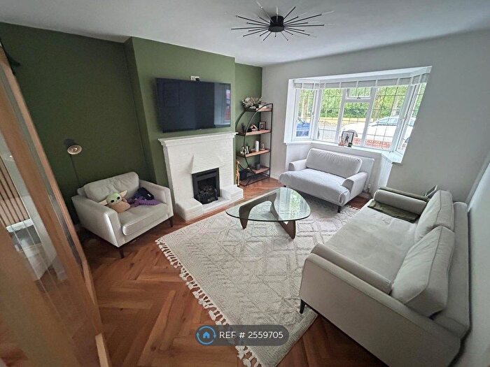 3 Bedroom Semi-Detached House To Rent In Lister Road, Dudley, DY2