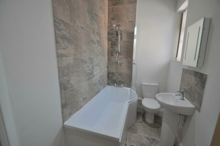 2 Bedroom Apartment To Rent In Main Street, Hull, North Humberside, HU10