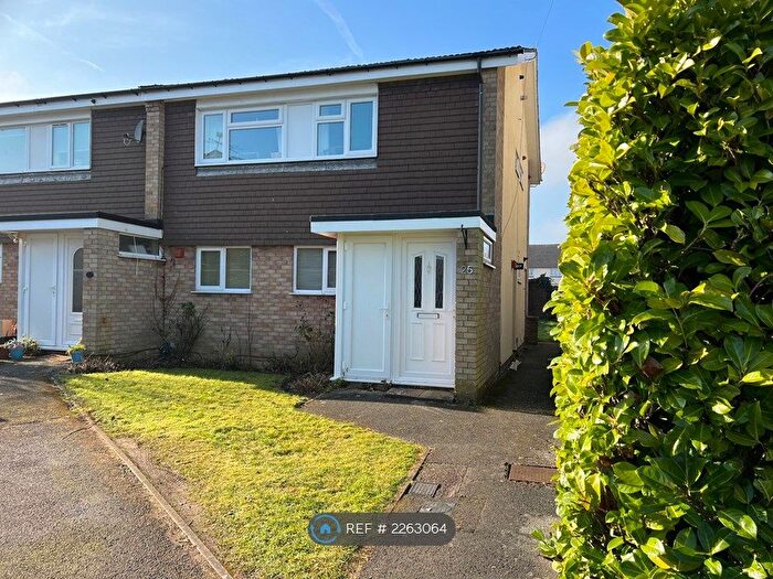 2 Bedroom Maisonette To Rent In Cumberland Close, Little Chalfont, HP7