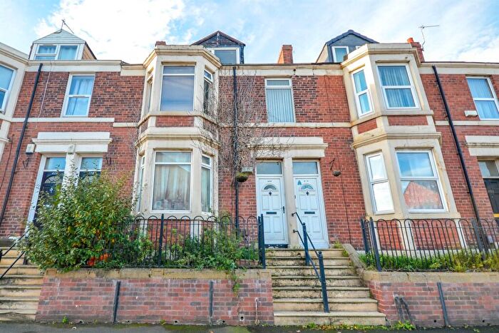 4 Bedroom Maisonette For Sale In Sunderland Road, Gateshead, NE8