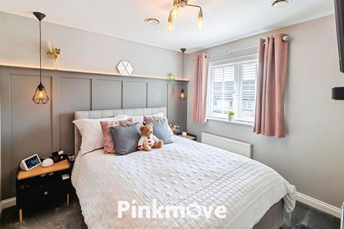 3 Bedroom Semi-Detached House For Sale In Brynamlwg, Talywain, Pontypool, NP4