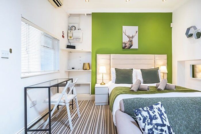 Studio To Rent In Pentonville Road, London, N1