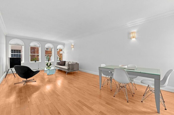 2 Bedroom Mews For Sale In Park Square Mews, Regent's Park, NW1