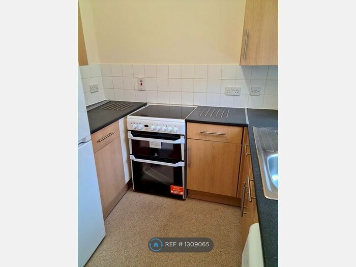 1 Bedroom Flat To Rent In Ernest House, Portsmouth PO1