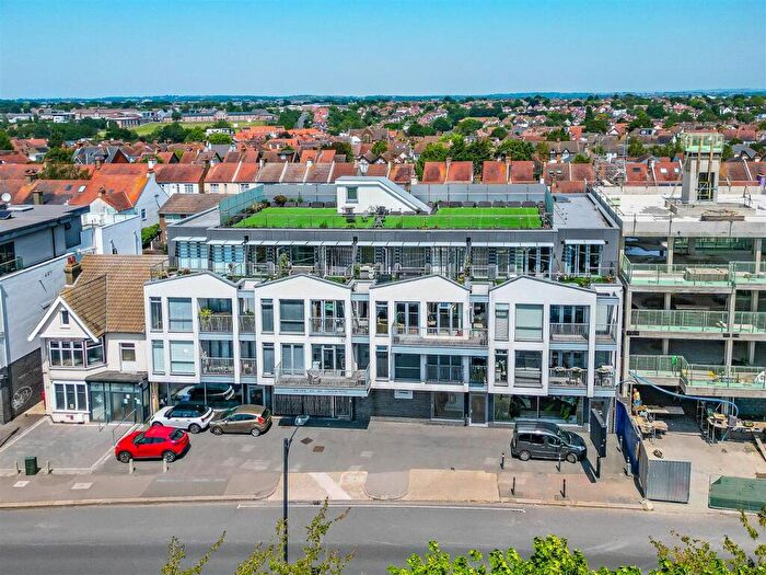 2 Bedroom Apartment For Sale In London Road, Chalkwell, SS0