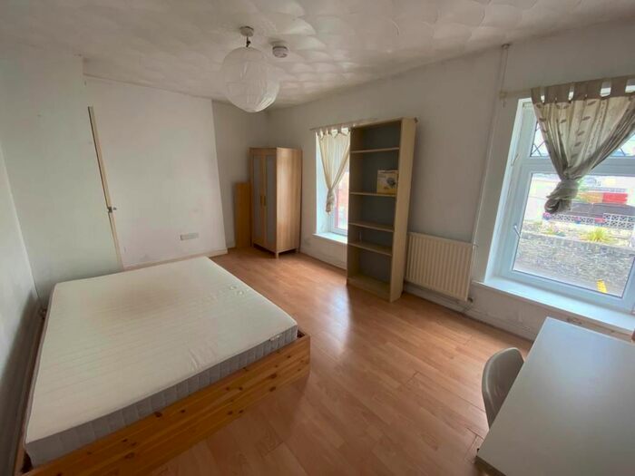 3 Bedroom End Of Terrace House To Rent In Collins Terrace, Treforest, Pontypridd, CF37