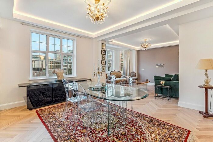 2 Bedroom Flat To Rent In Kenton Court, Kensington High Street, London, W14