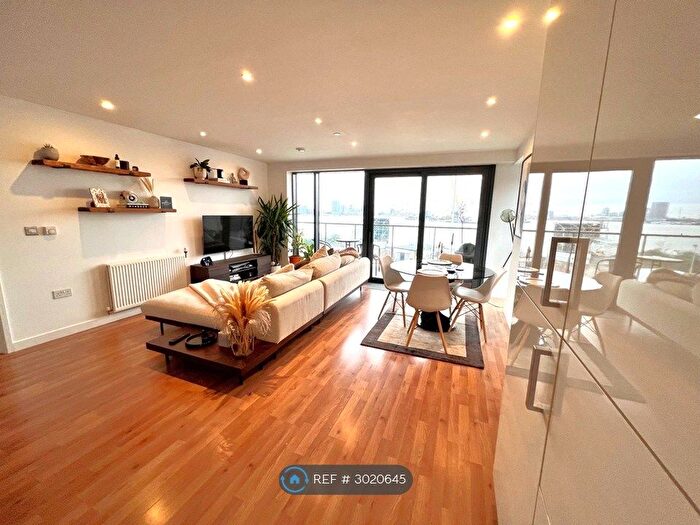 3 Bedroom Flat To Rent In Horizons Tower, London, E14