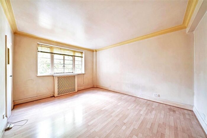 1 Bedroom Flat For Sale In Tavistock Square, London, WC1H