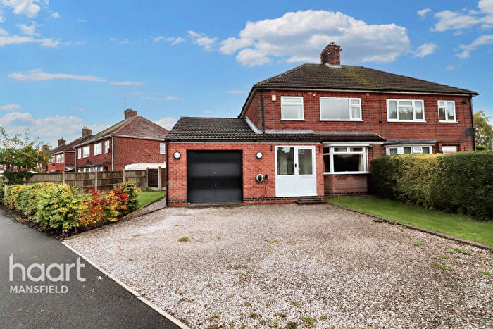 3 Bedroom Semi-Detached House For Sale In Cherry Avenue, Nottingham, NG17