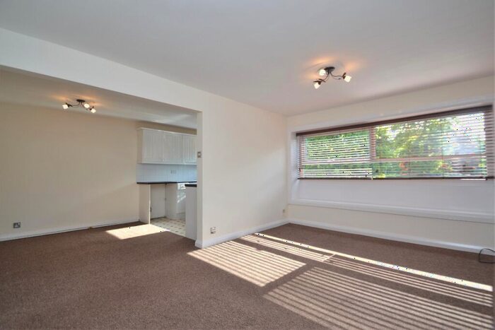 2 Bedroom Flat To Rent In The Moorlands, Off Shadwell Lane, Alwoodley, Leeds, LS17