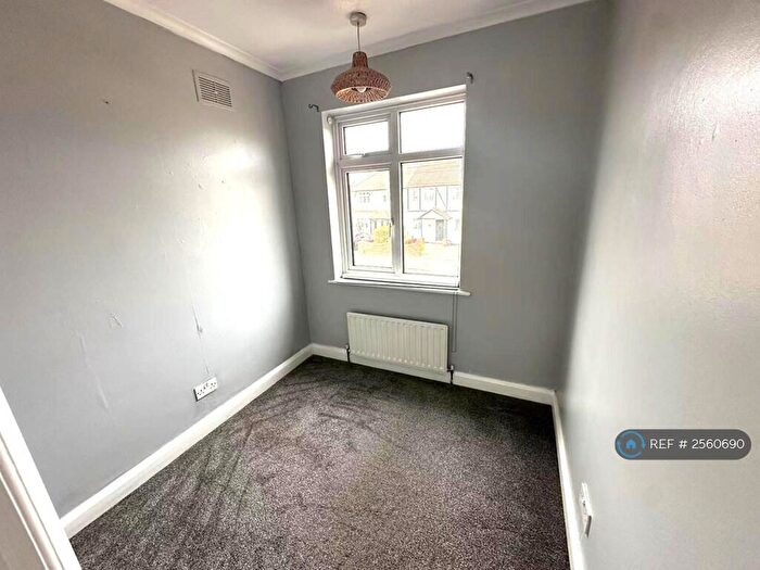 4 Bedroom Semi-Detached House To Rent In Langdale Crescent, London, DA7
