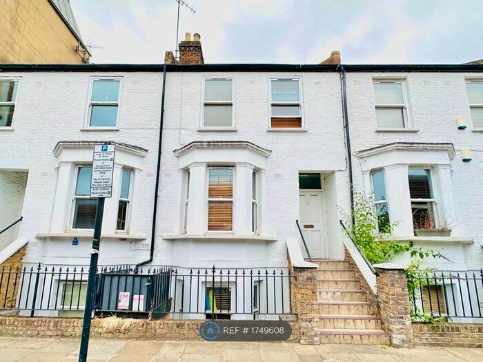 Studio To Rent In Shepherd's Bush, London, W12