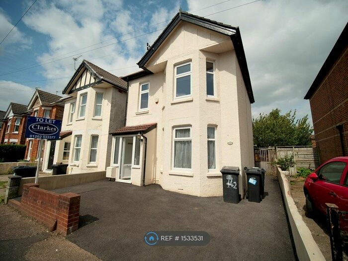 5 Bedroom Detached House To Rent In Shelbourne Road, Bournemouth, BH8