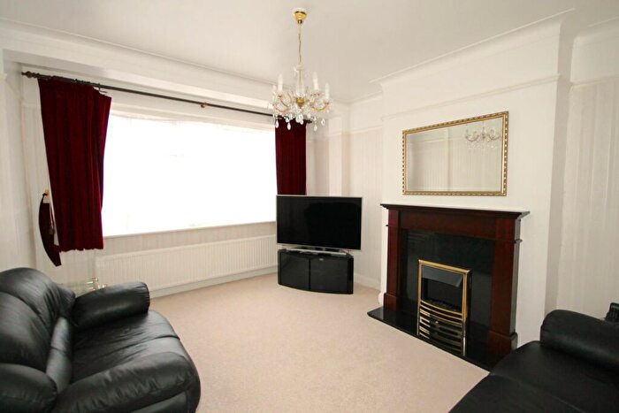 3 Bedroom End Of Terrace House For Sale In Glanfield Road, Beckenham, BR3